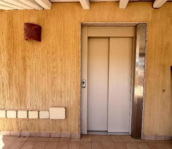 Attico Via Roma Apartamento *